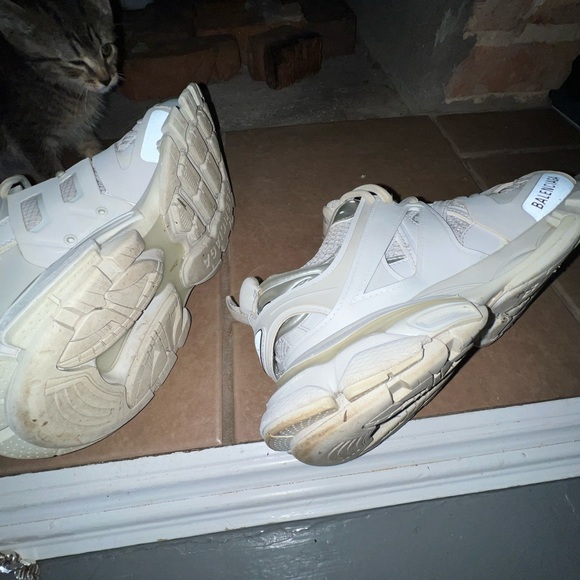 BALENCIAGA
Off-White Track Sneakers - Picture 4 of 10